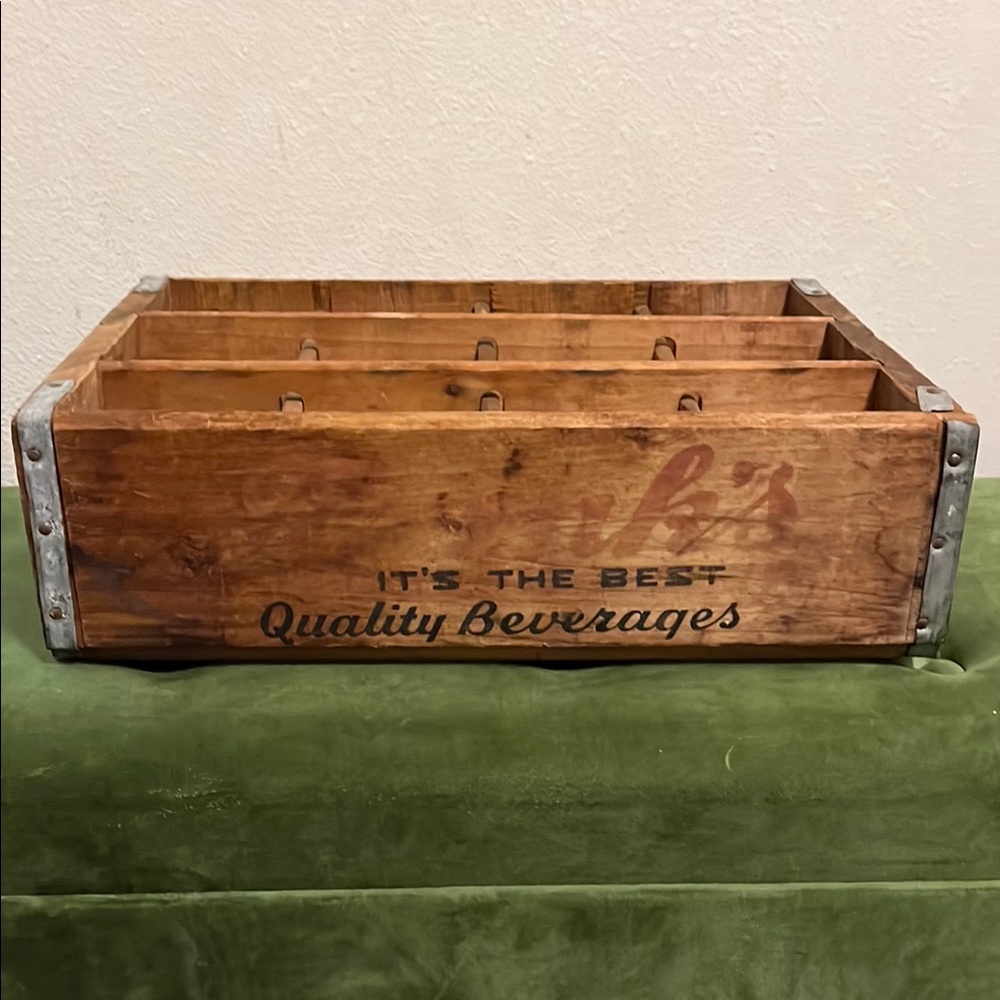 Vintage Frank's Wooden Beverage Crate with Red Logo - Picture 10 of 13